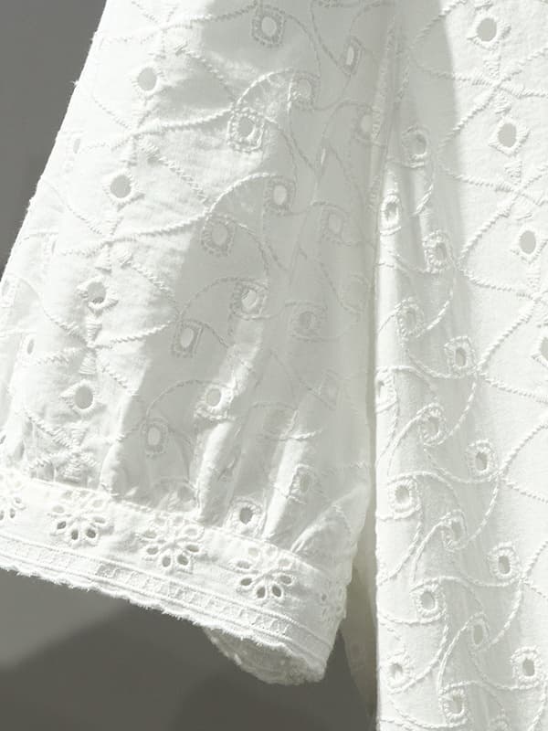 レース ワンピース 優美な花刺繍フロントボタンワンピース