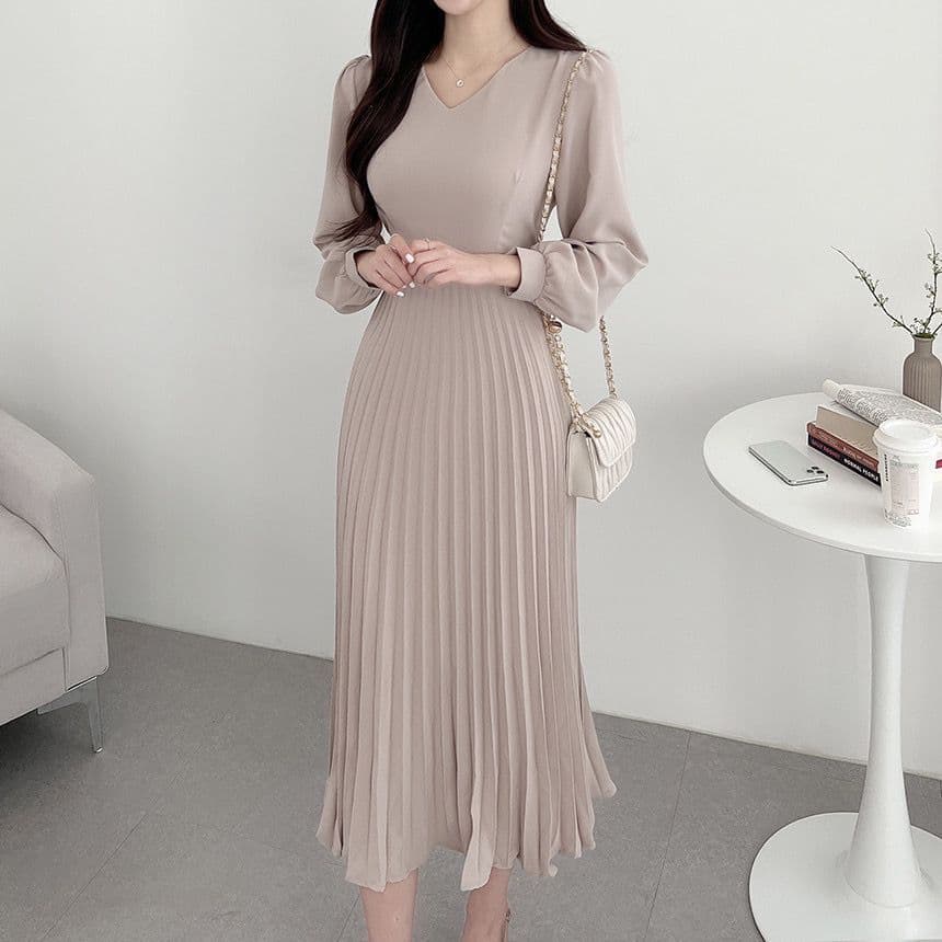 レース ワンピース 優美な袖プリーツレースワンピース